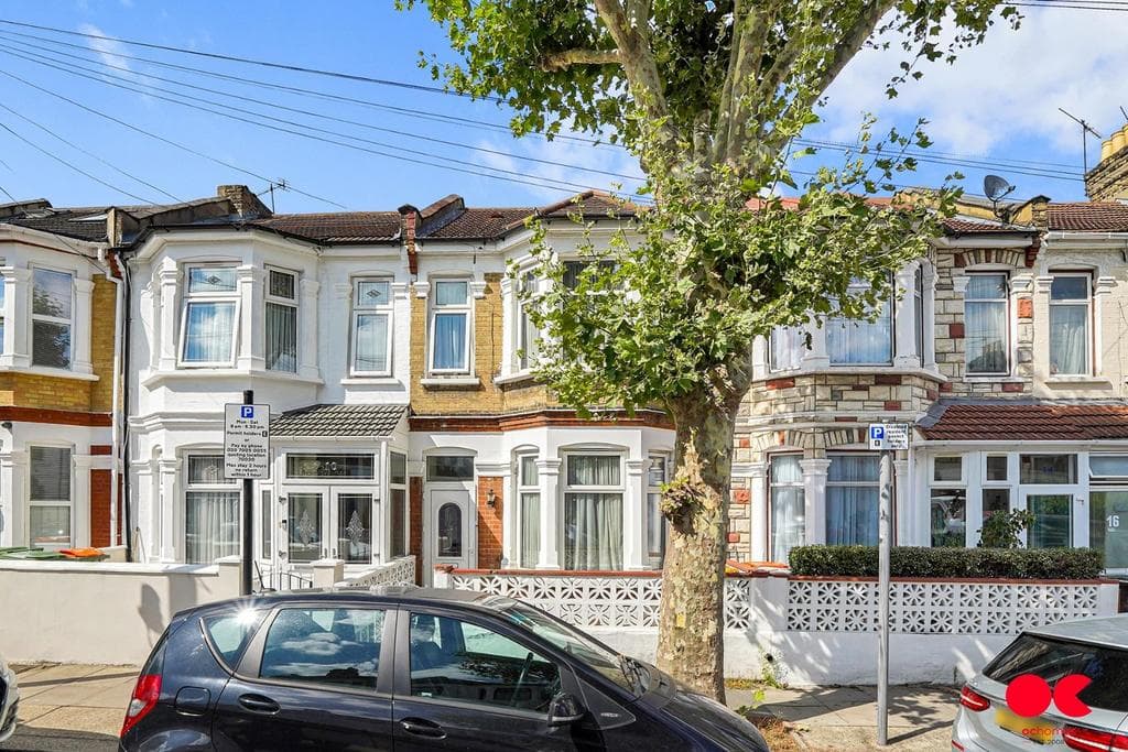 Byron Avenue, Manor Park E12 - Image 1