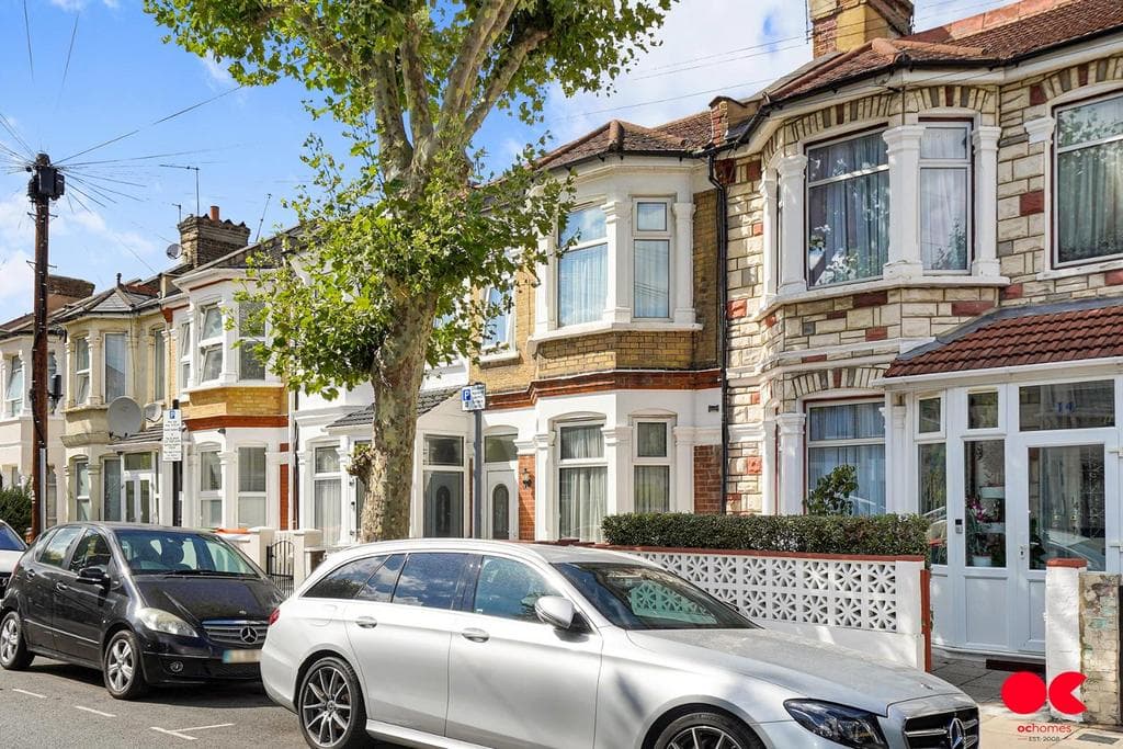 Byron Avenue, Manor Park E12 - Image 2
