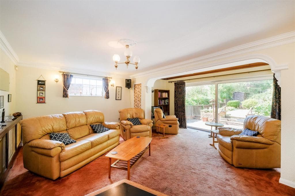 Pole Hill Road, North Chingford - Image 2
