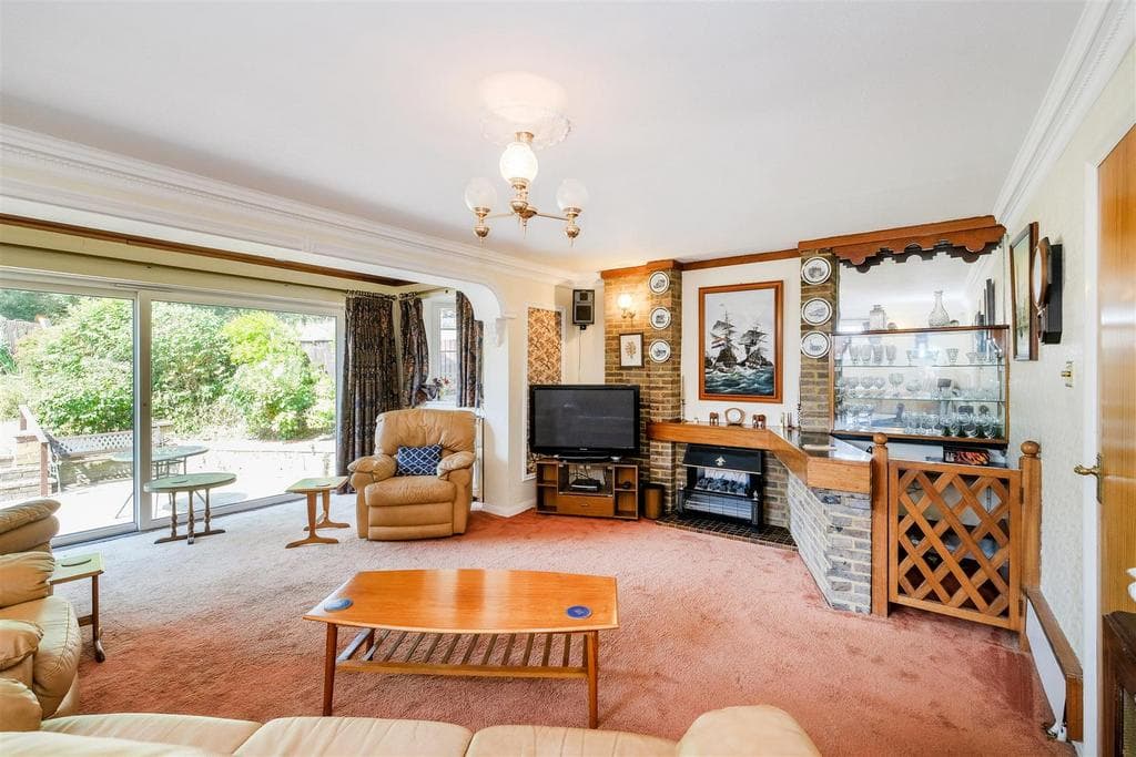 Pole Hill Road, North Chingford - Image 3