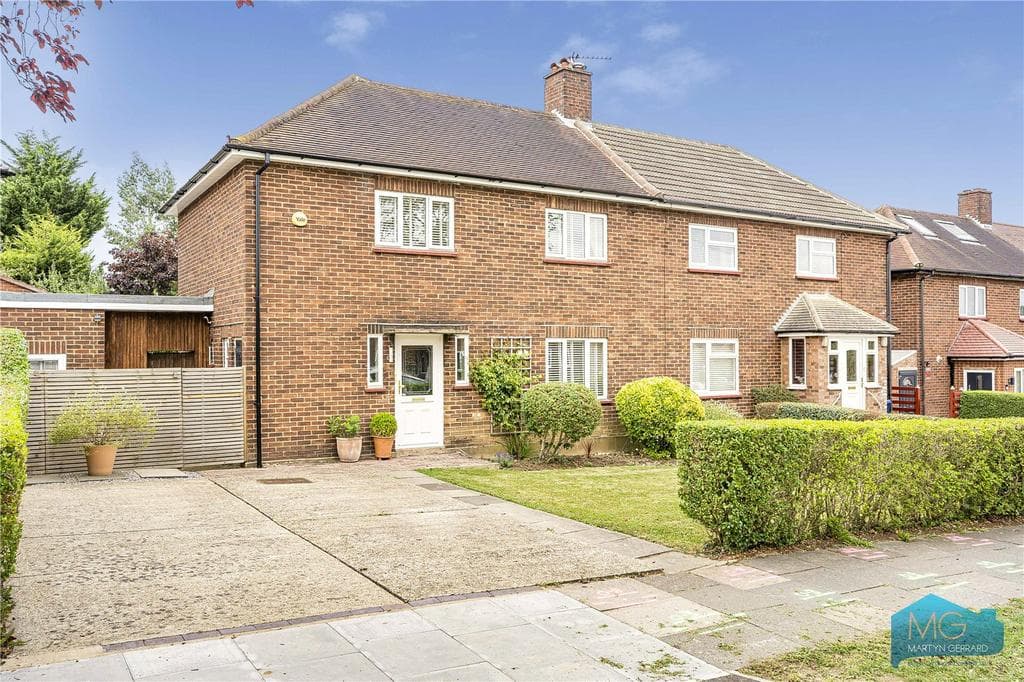 Nupton Drive, Barnet, EN5 - Image 1