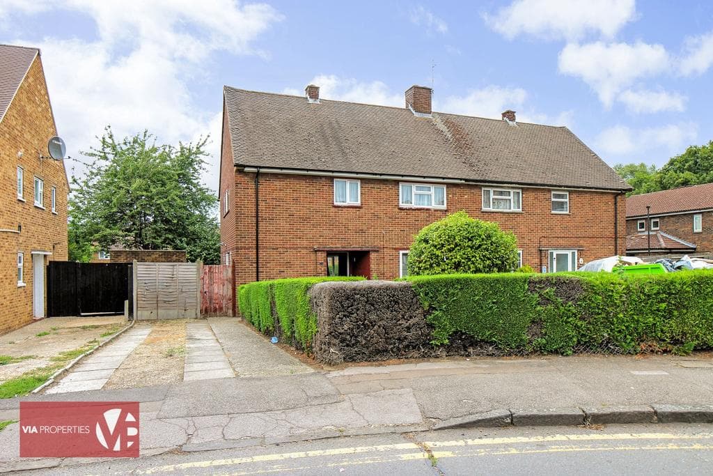 Elsinge Road, Enfield EN1 - Image 1