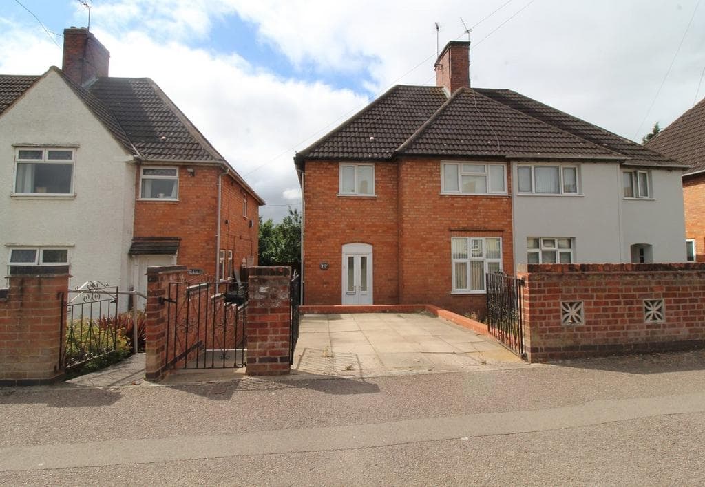 Winstanley Drive, Leicester LE3 - Image 1
