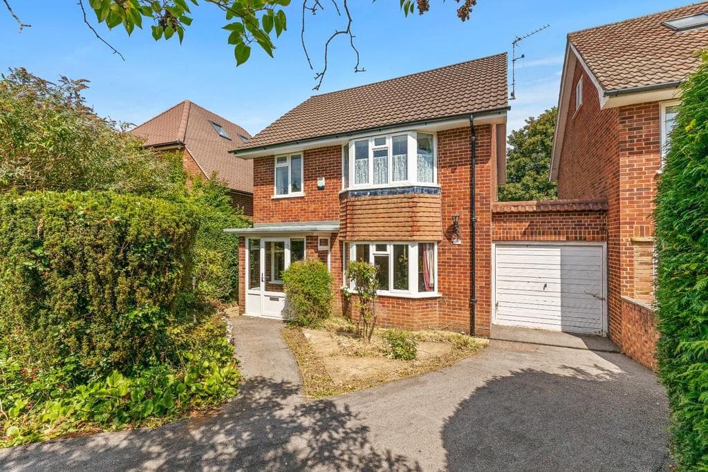 St. Leonards Road, Chesham Bois, Amersham, Buckinghamshire, HP6 6DS - Image 1