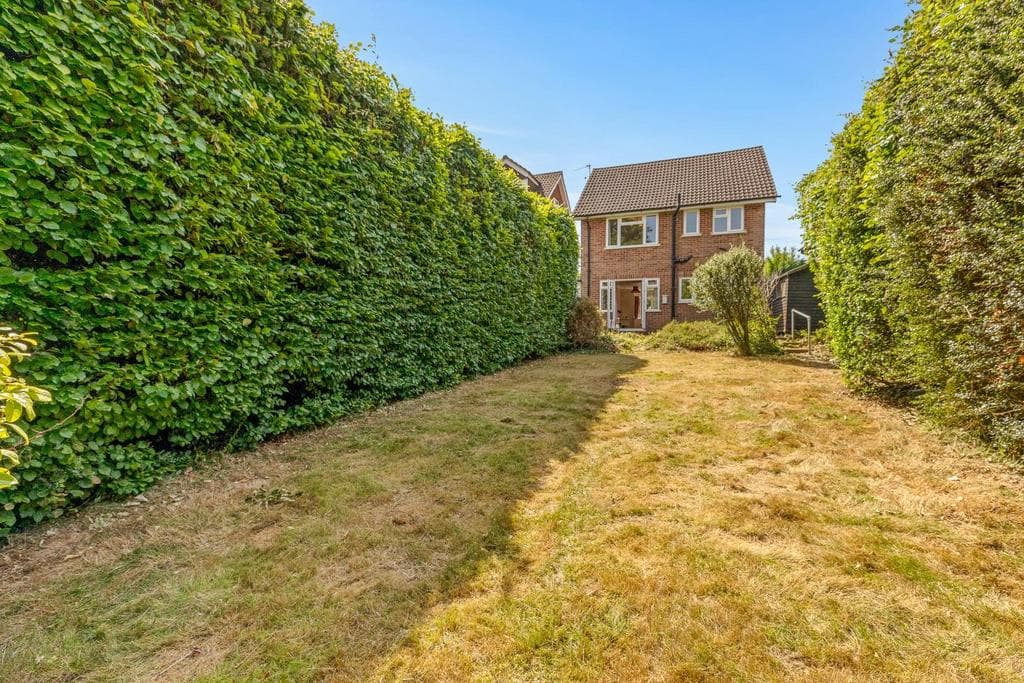 St. Leonards Road, Chesham Bois, Amersham, Buckinghamshire, HP6 6DS - Image 2