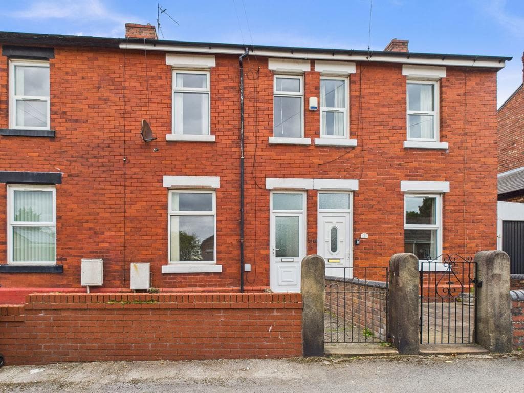Queen Street, Ormskirk, L39 4RR - Image 1