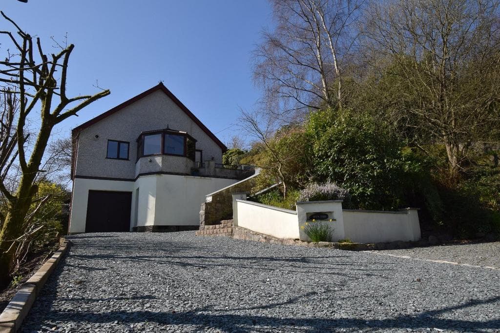 View property at Penrhyndeudraeth