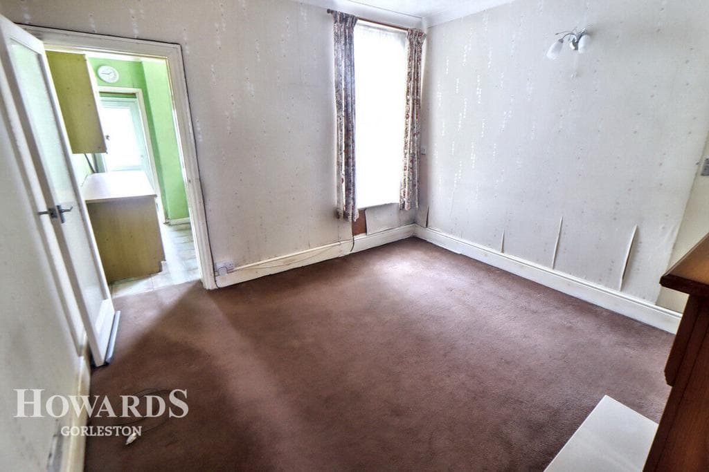 Lichfield Road, Great Yarmouth - Image 4