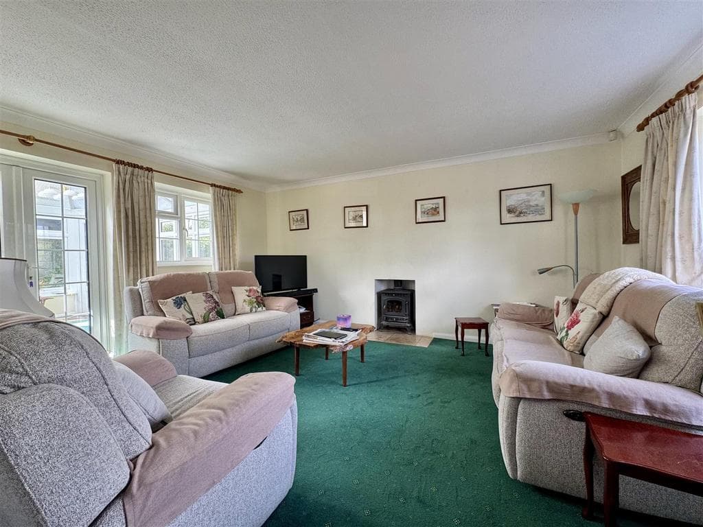 The Cobbins, Burnham-On-Crouch - Image 4