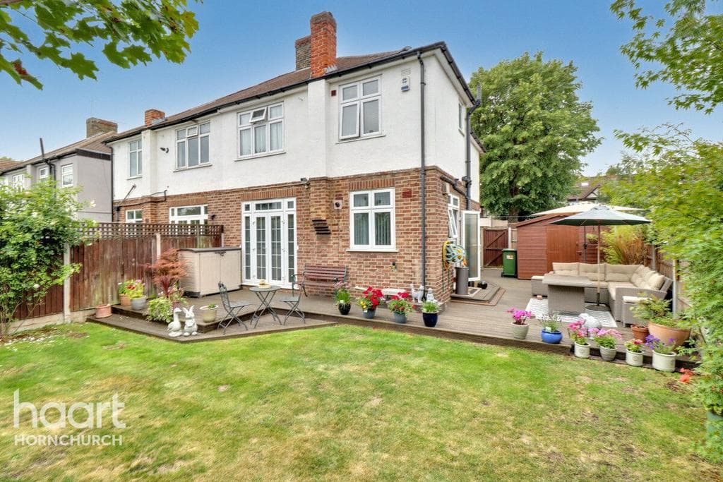Osborne Road, HORNCHURCH - Image 3