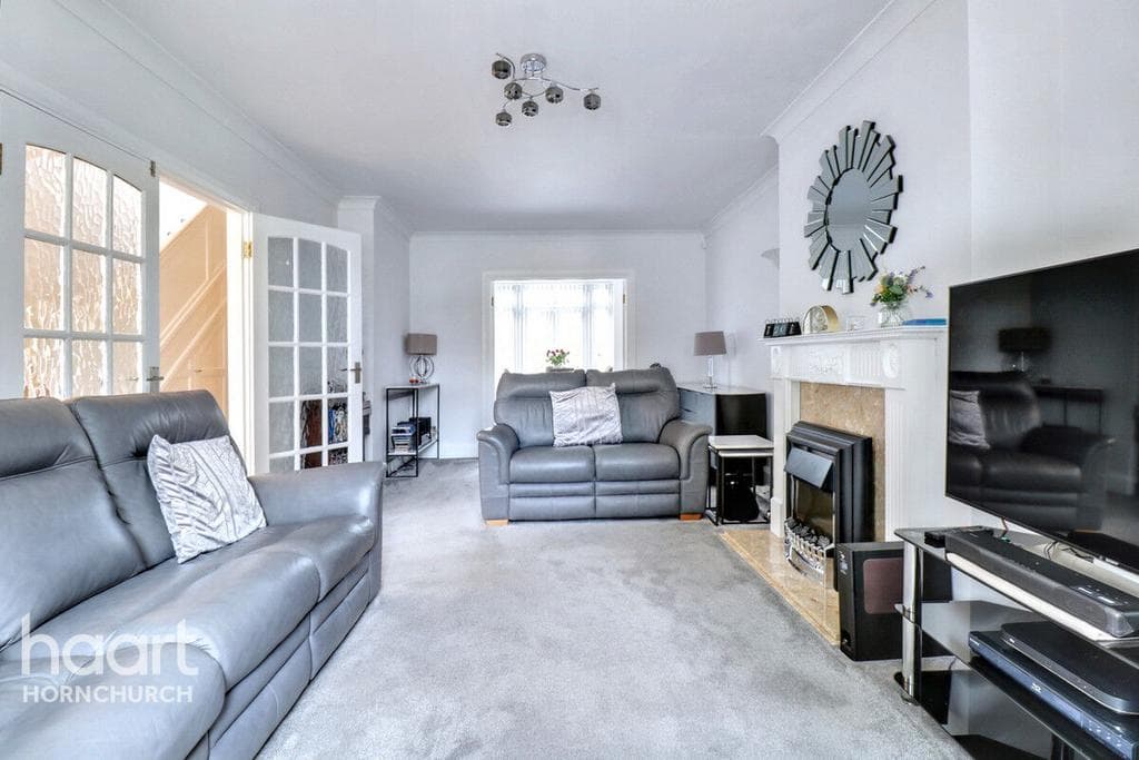 Osborne Road, HORNCHURCH - Image 4