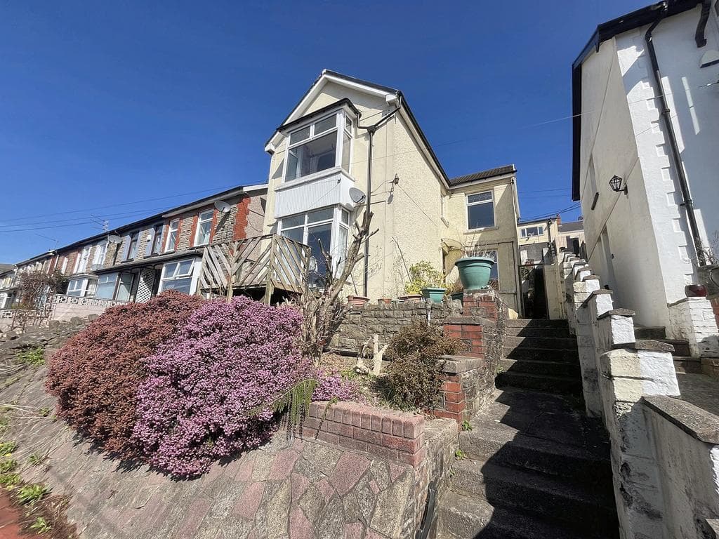 Tyntyla Road, Pentre CF41 - Image 1