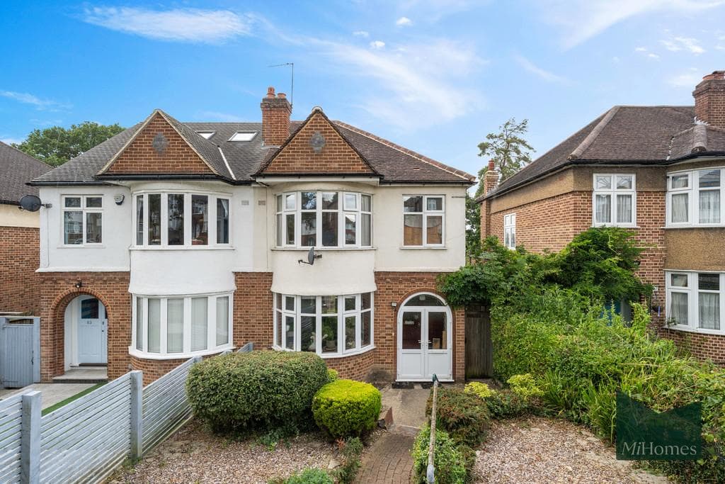 Brookside South, East Barnet - Image 1