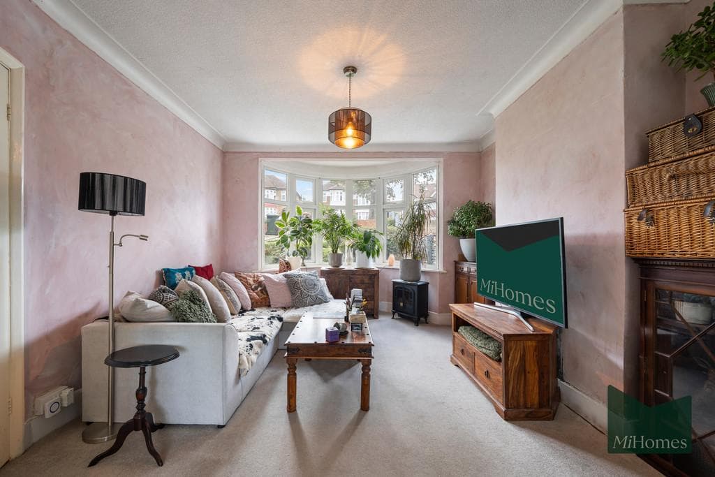 Brookside South, East Barnet - Image 2