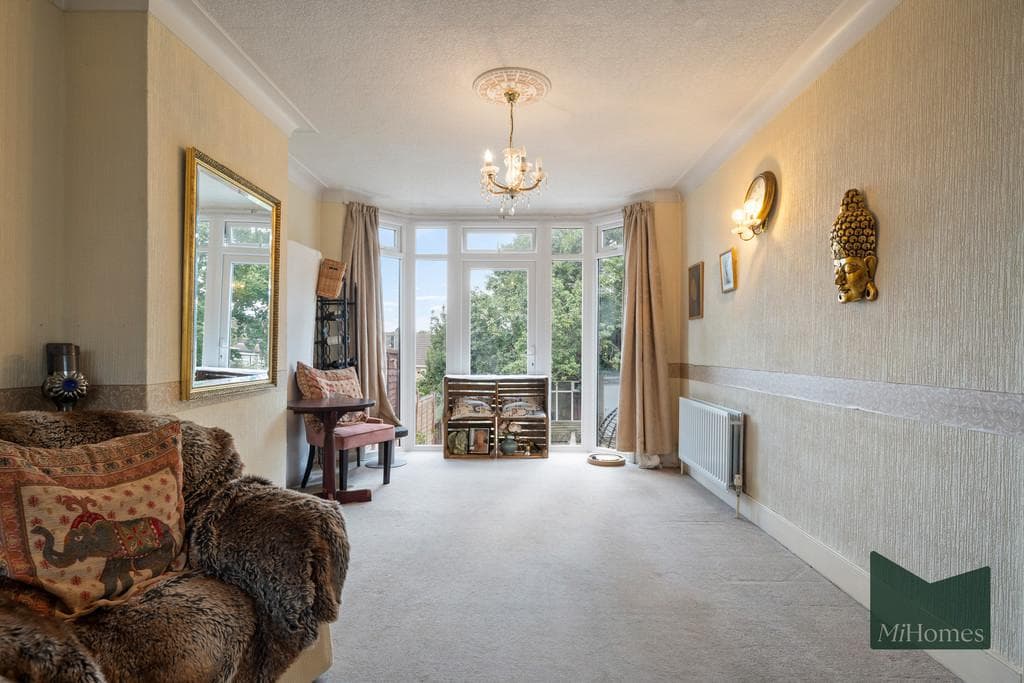 Brookside South, East Barnet - Image 3