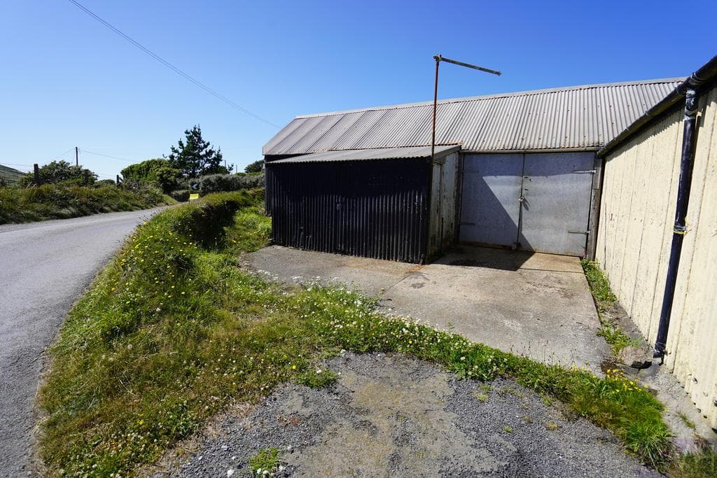 Garage at Delfryn, Uwchmynydd - Image 5