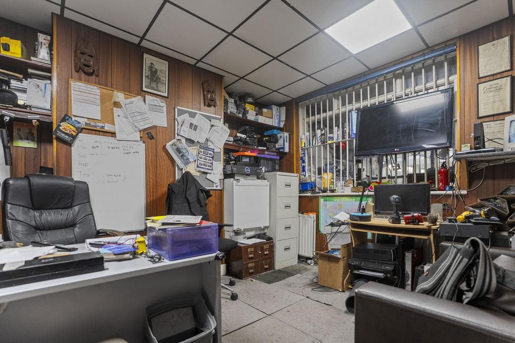42 Thornton Road, Croydon, Surrey, united kingdom, cr7 6ba - Image 4
