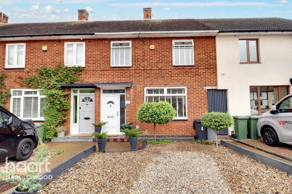 View property at Amersham Close, Harold Hill