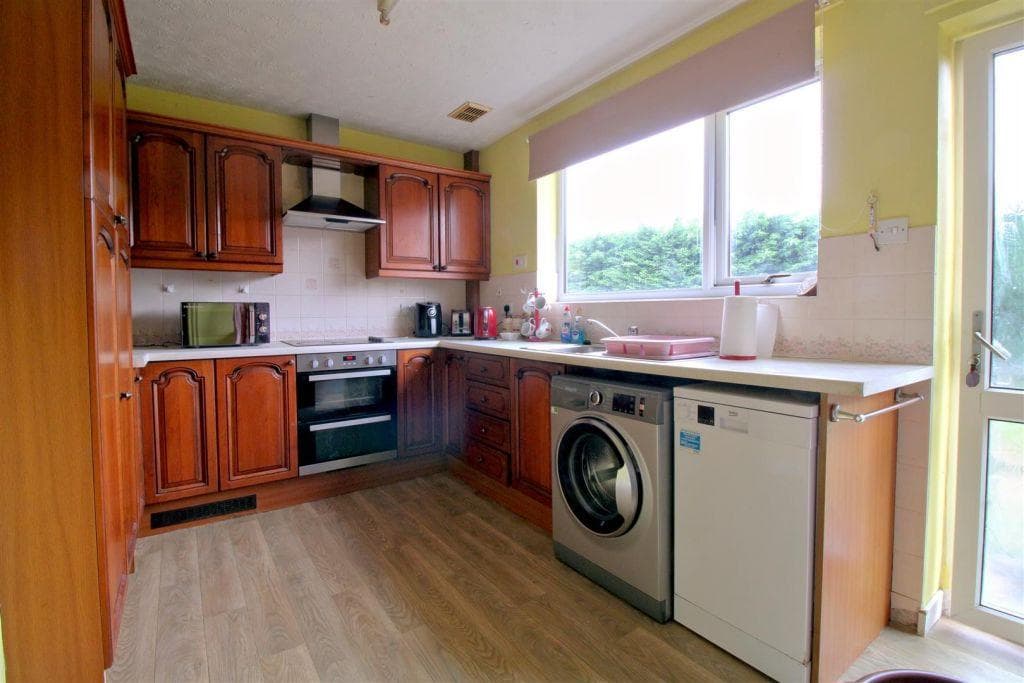 South Moor Drive, Heacham, King's Lynn, Norfolk, PE31 7BW - Image 4