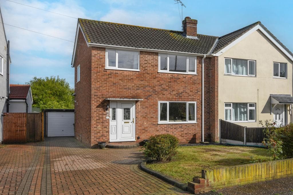 View property at Lucas Avenue, Moulsham Lodge, Chelmsford