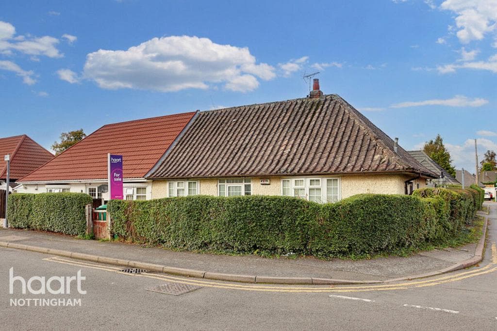View property at Fairham Drive, Wollaton