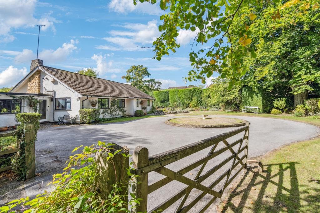 View property at Shootersway Lane, Berkhamsted HP4