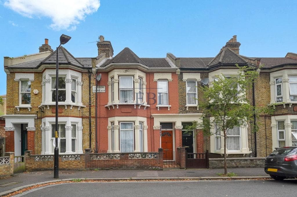 View property at Dayton Grove, London, SE15