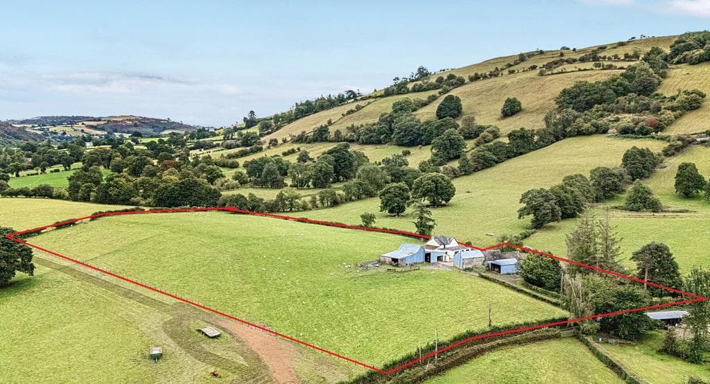 Pedairffordd, Llanrhaeadr Ym Mochnant, Oswestry - Image 1