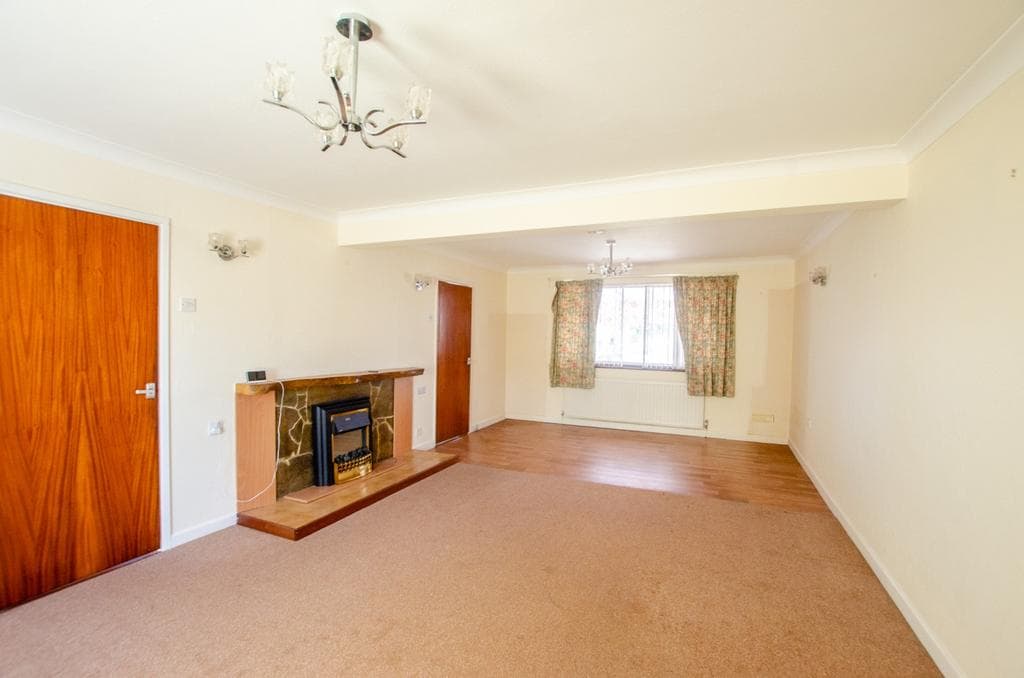 1 Whitestone Crescent, Bodmin, PL31 1PF - Image 4