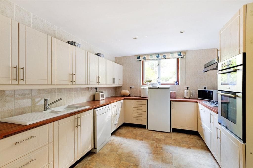 Lower Road, Loosley Row, Princes Risborough, Buckinghamshire, HP27 - Image 4