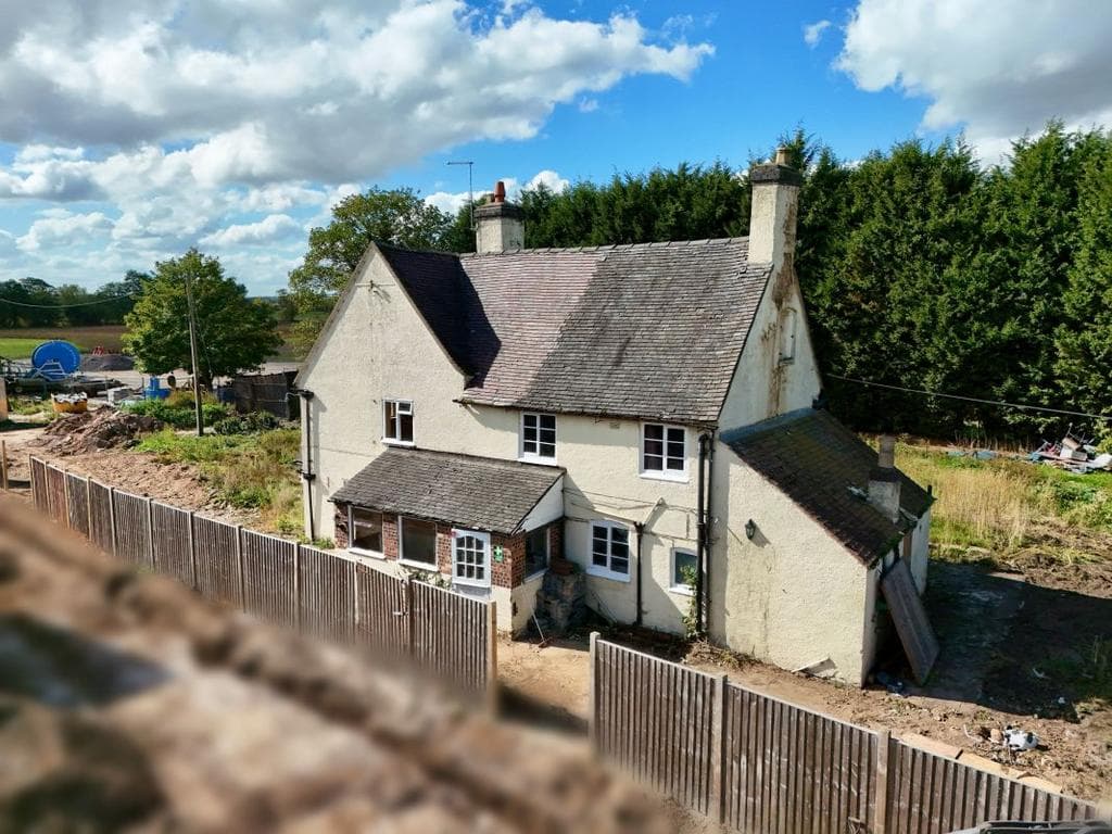 View property at Lupin Farmhouse, Alrewas Road, Kings Bromley, Burton upon Trent, DE13 7DY