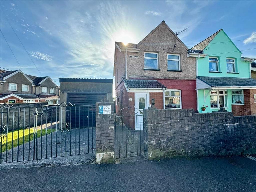View property at Porth CF39