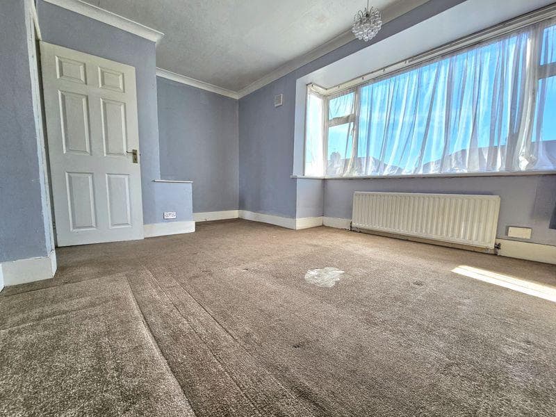 Oakleigh Road, Uxbridge, UB10 - Image 4
