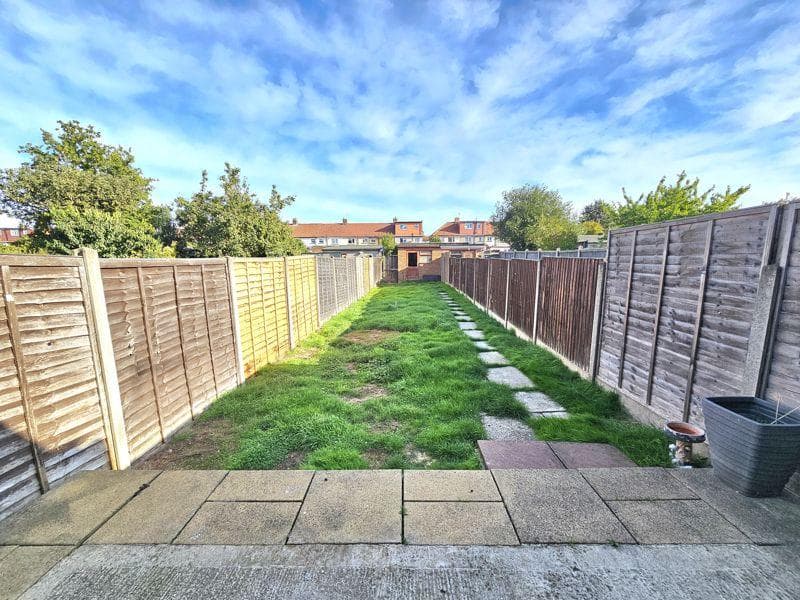 Oakleigh Road, Uxbridge, UB10 - Image 5