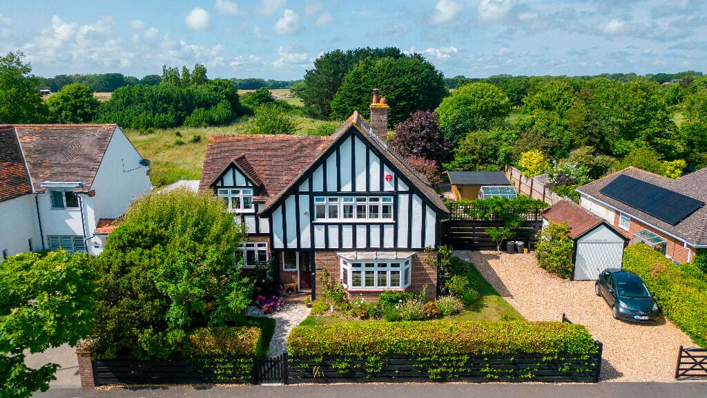 View property at Shorefield Way, Milford on Sea 