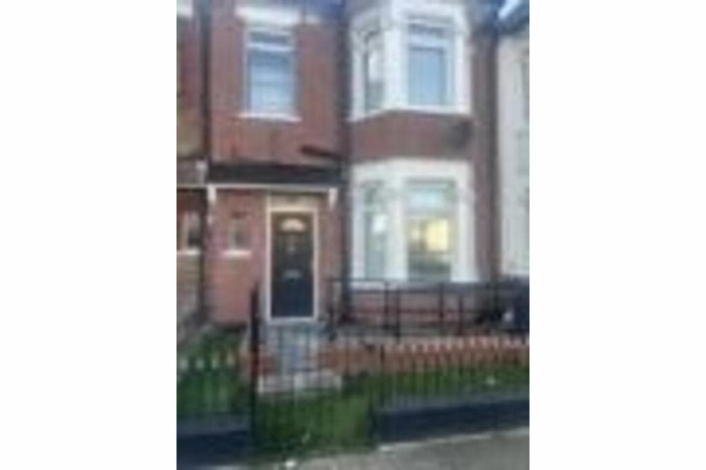 Lowbrook Road, Ilford, IG1 - Image 1
