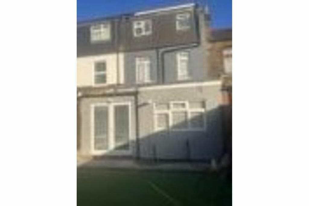 Lowbrook Road, Ilford, IG1 - Image 2
