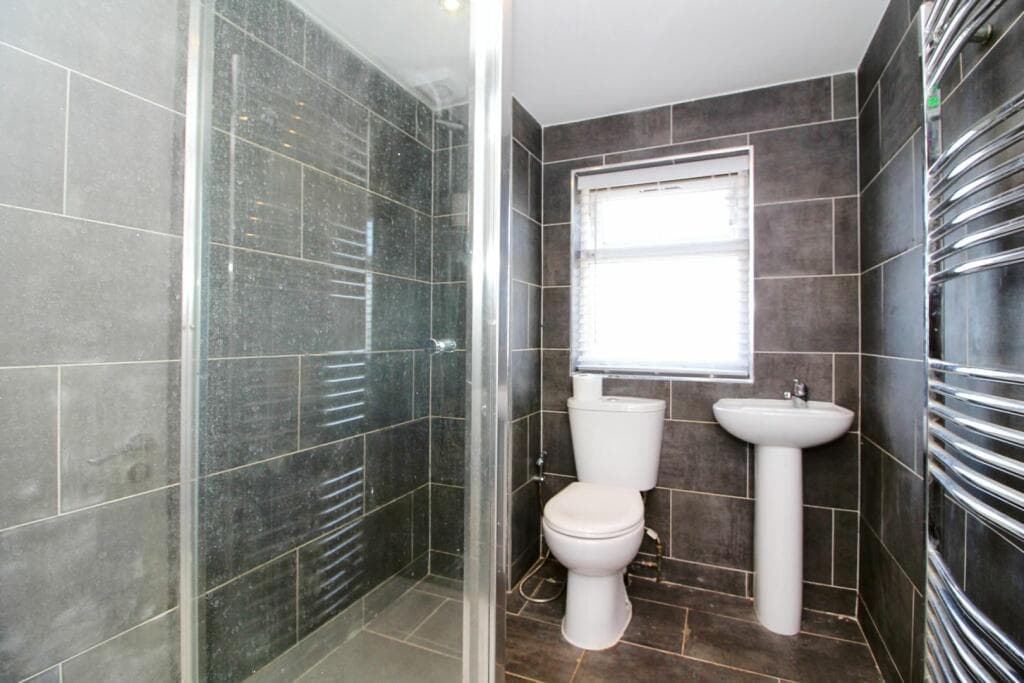 Lowbrook Road, Ilford, IG1 - Image 8