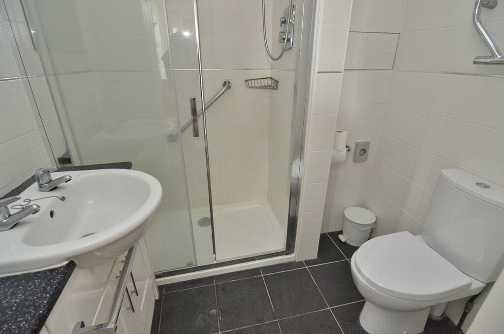 Chevalier Road, Felixstowe - Image 11