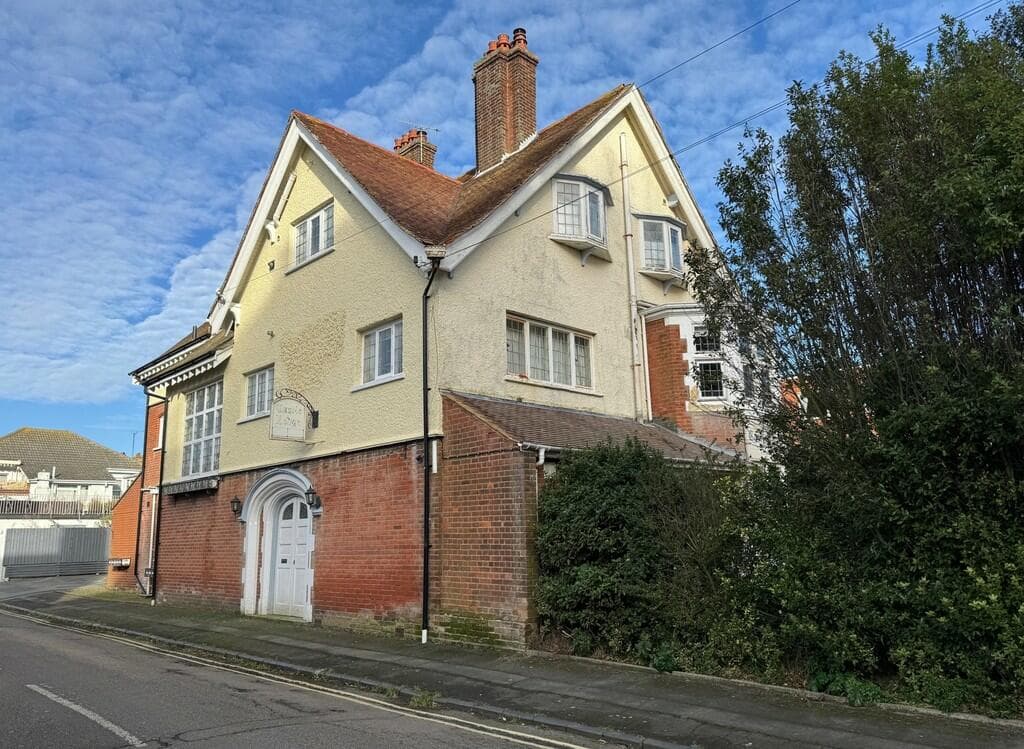Chevalier Road, Felixstowe - Image 9