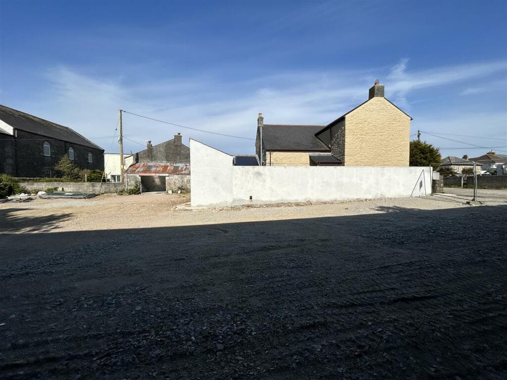 Troon - Image 5