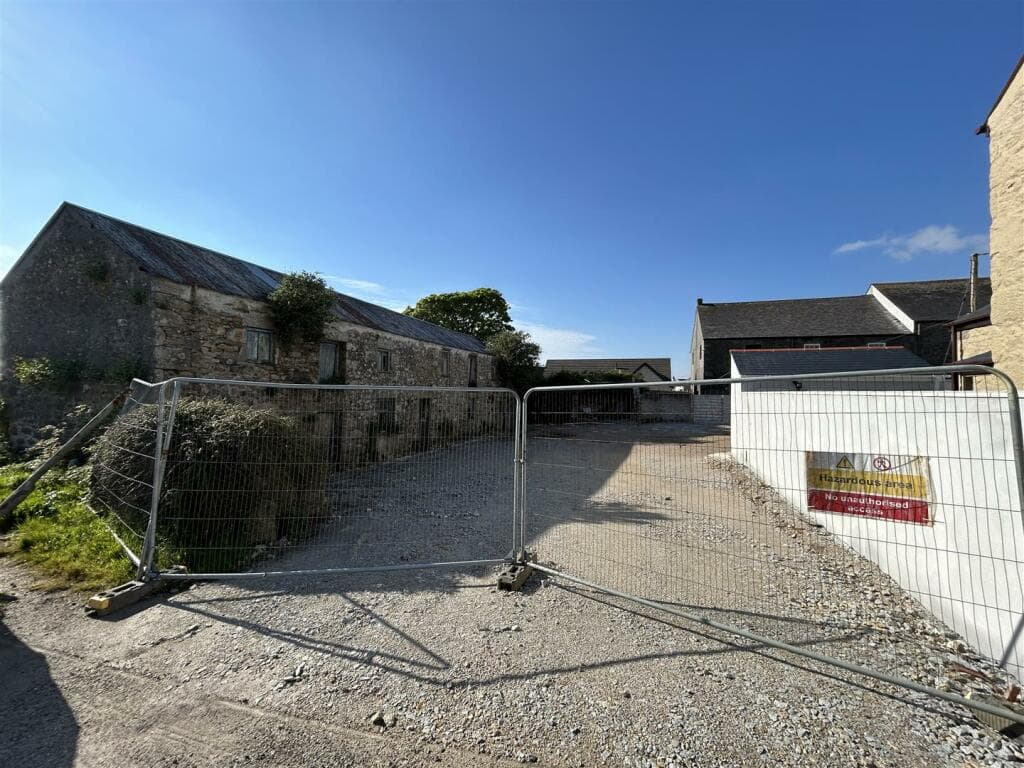 Troon - Image 6