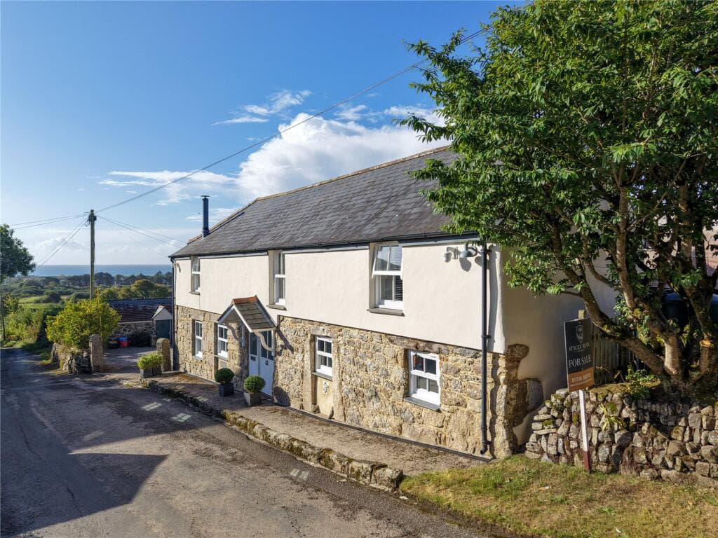 View property at Tregarthen, Gulval, Penzance, TR20
