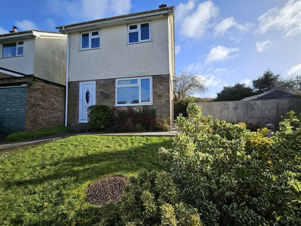 Polmarth Close, St. Austell - Image 1