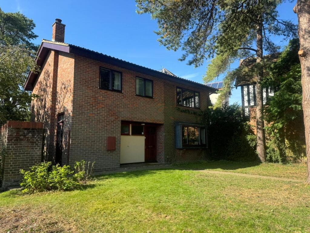 View property at Firs Close, Whitchurch, Aylesbury