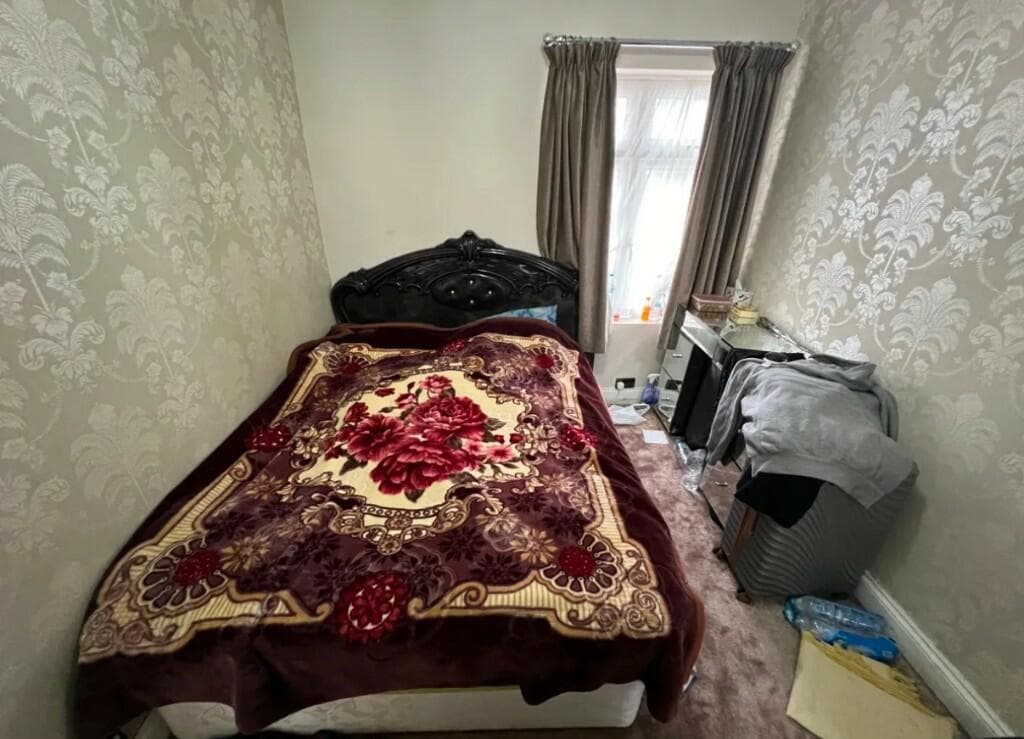 Jedburgh Road, London, E13 - Image 6
