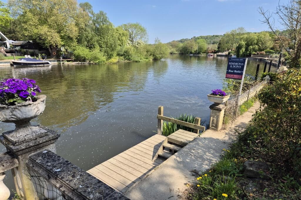 Quarrywood Road, Marlow - Image 7