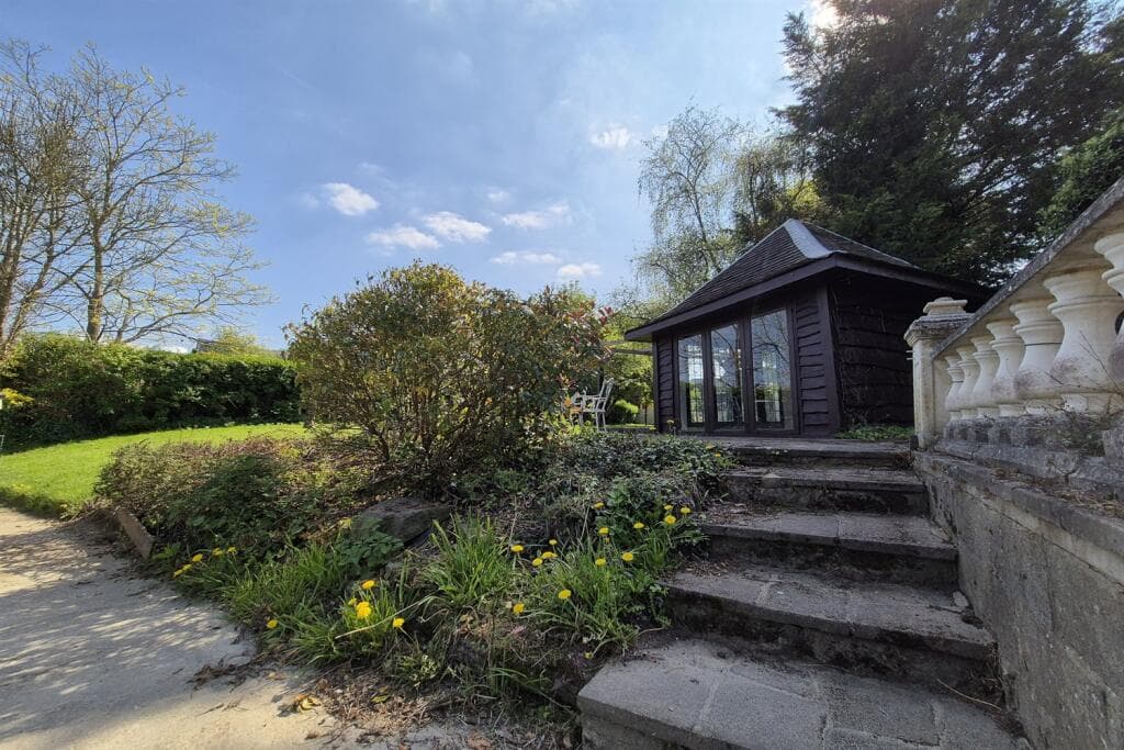Quarrywood Road, Marlow - Image 9