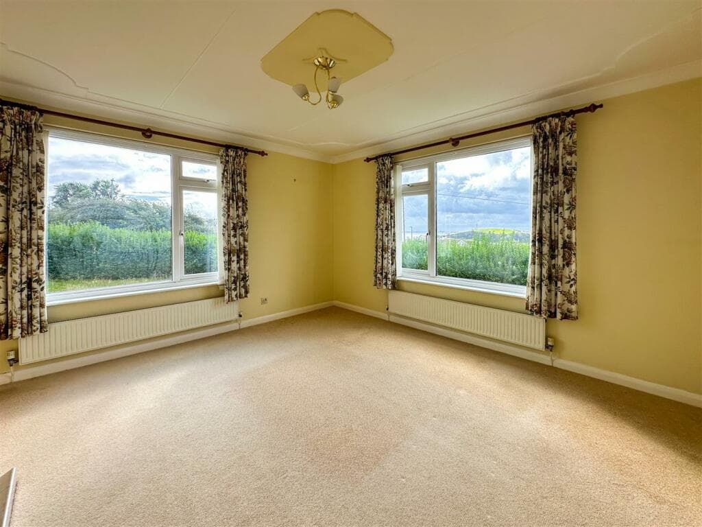 Bungalow with Large Garden, Porthleven - Image 6