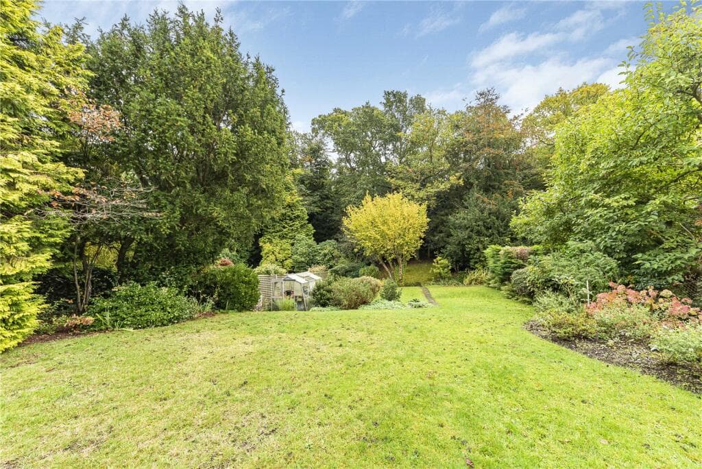 Oakfield Lane, Keston, BR2 - Image 10